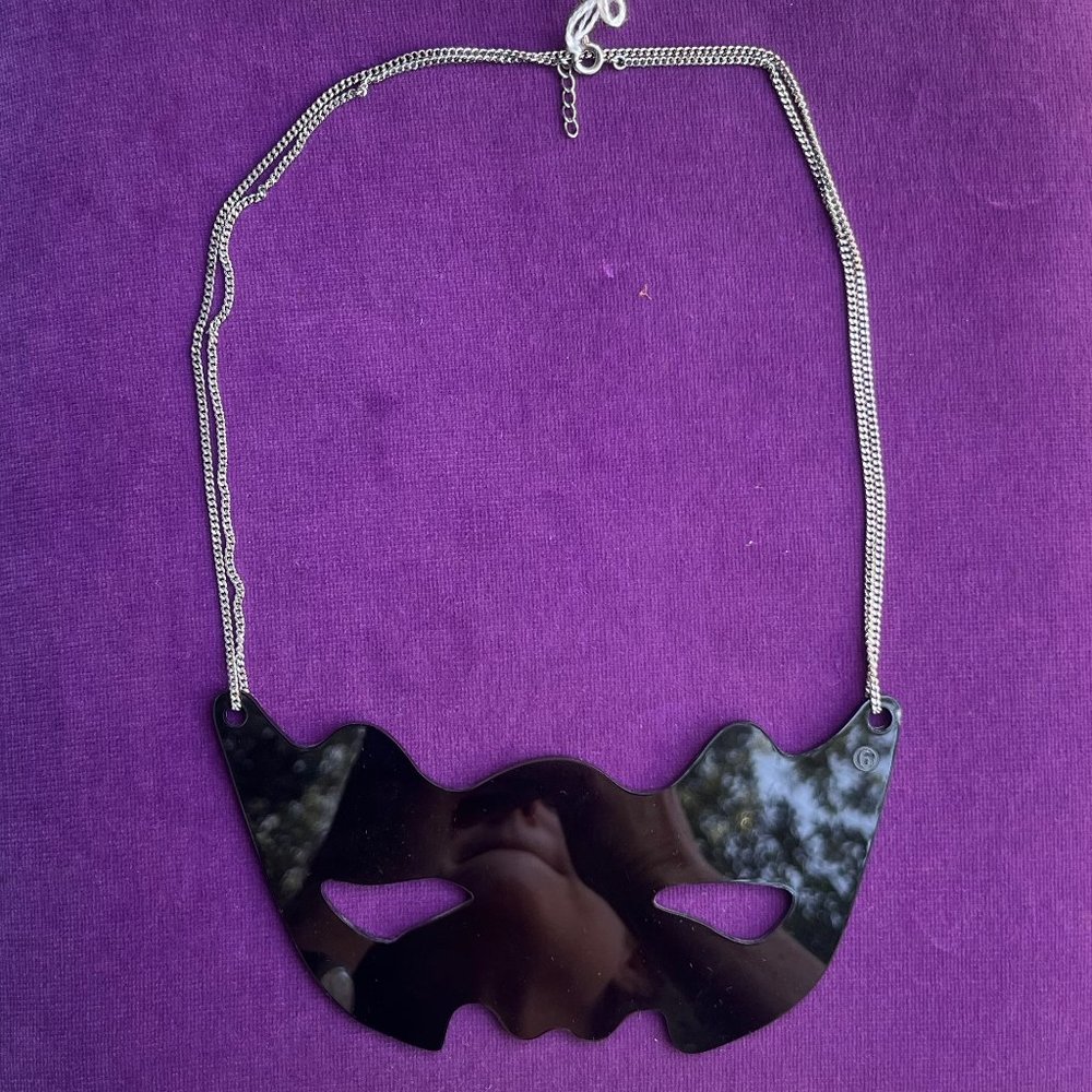 NWT MM6 Maison Martin Margiela mirrored-mask necklace (OS)